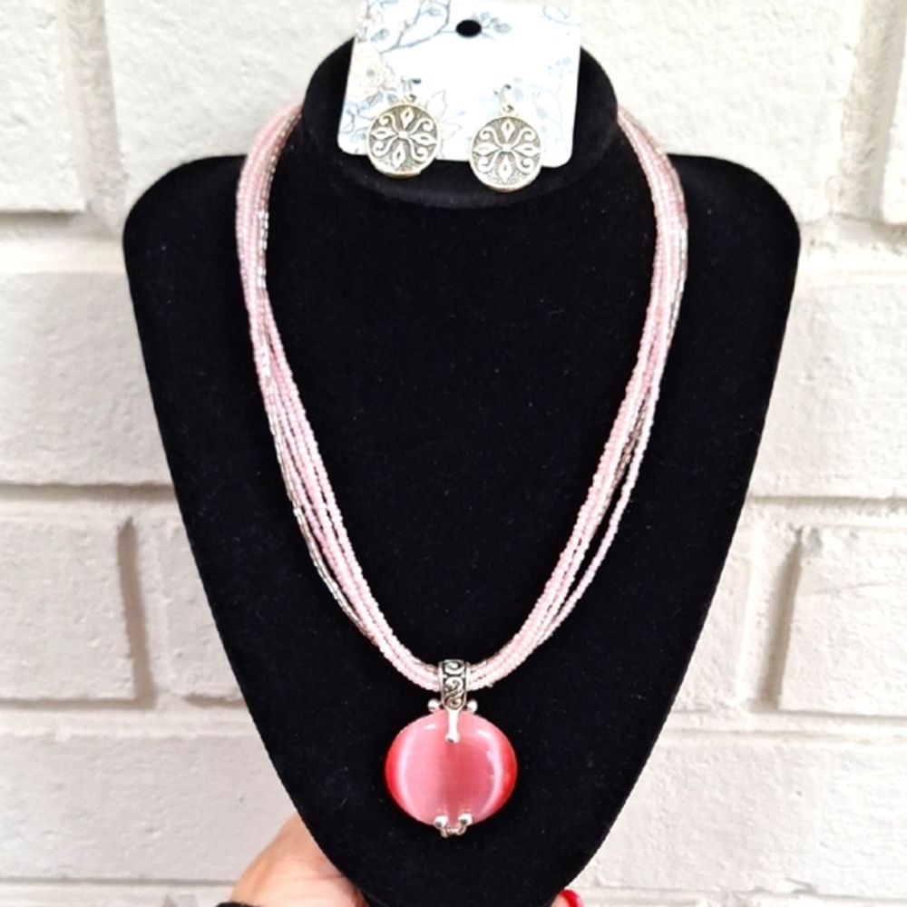 Elegant Pink Pendant Beaded Necklace Set with Silver Accents Earrings.